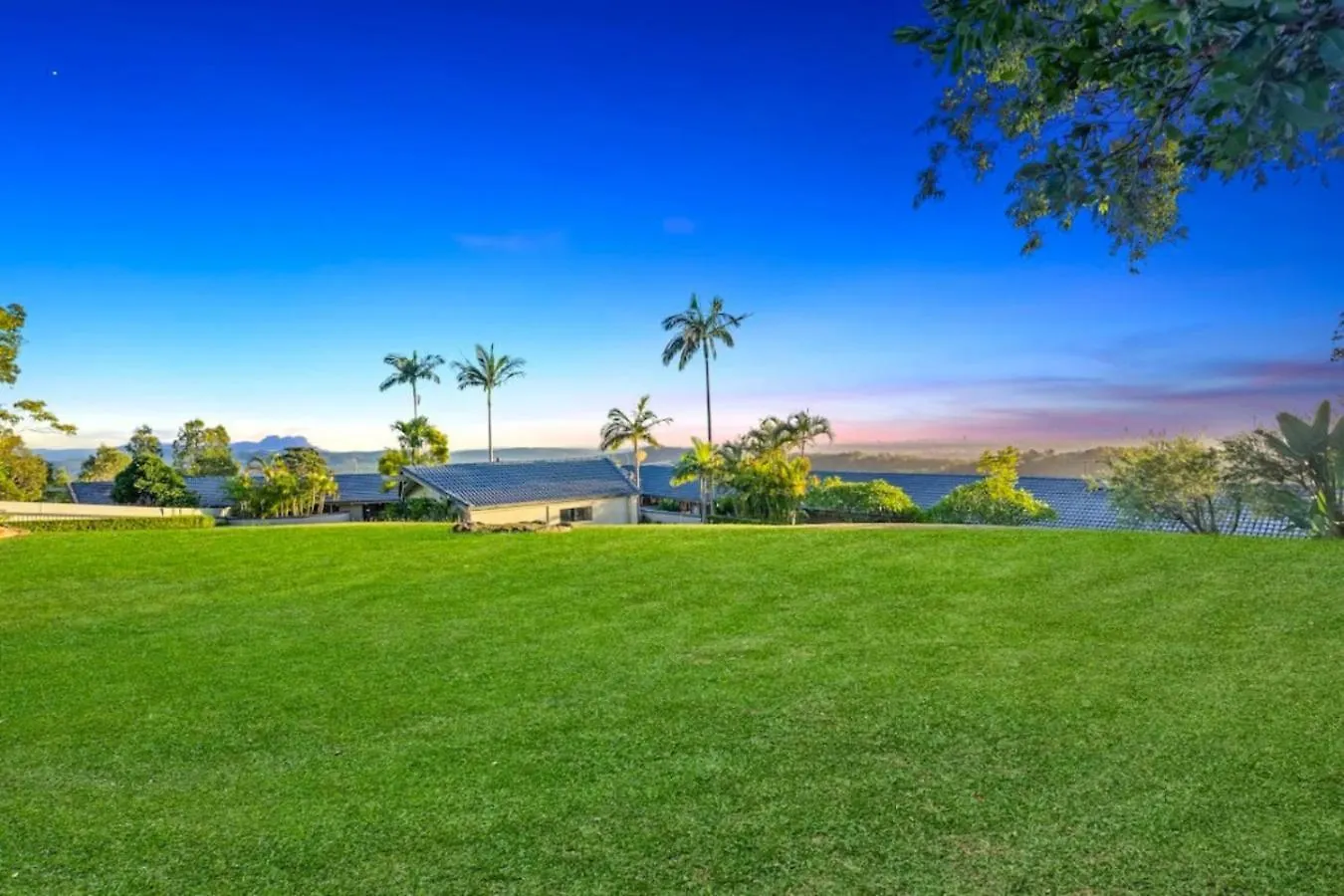 The Retreat Gold Coast Panoramic Views Sleeps 25 Villa Tallai Australia