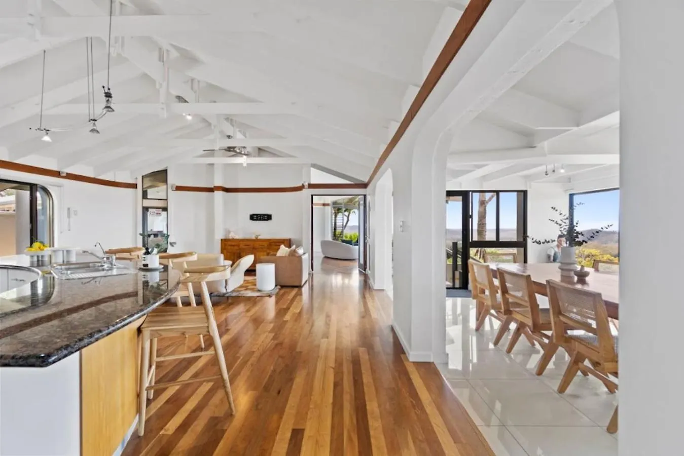 The Retreat Gold Coast Panoramic Views Sleeps 25 Villa Tallai