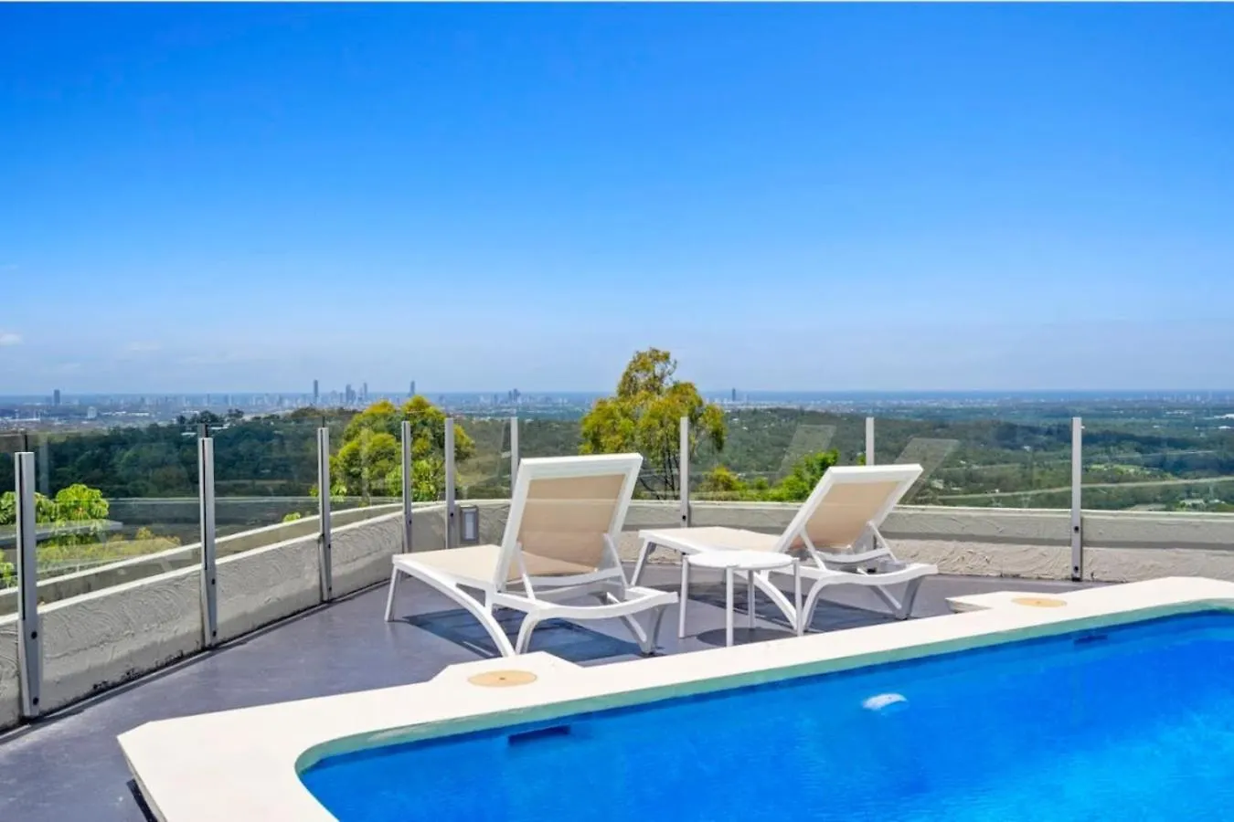 Holiday home The Retreat Gold Coast Panoramic Views Sleeps 25 Villa Tallai