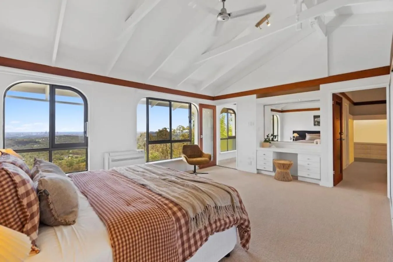 The Retreat Gold Coast Panoramic Views Sleeps 25 Villa Tallai 0*,  Australia