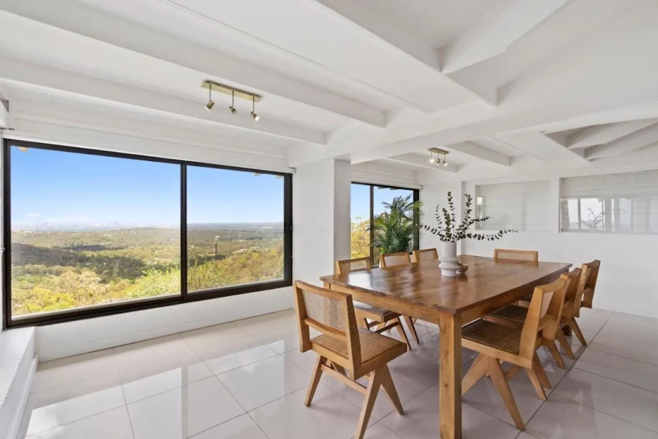 The Retreat Gold Coast Panoramic Views Sleeps 25 Villa Tallai Holiday home