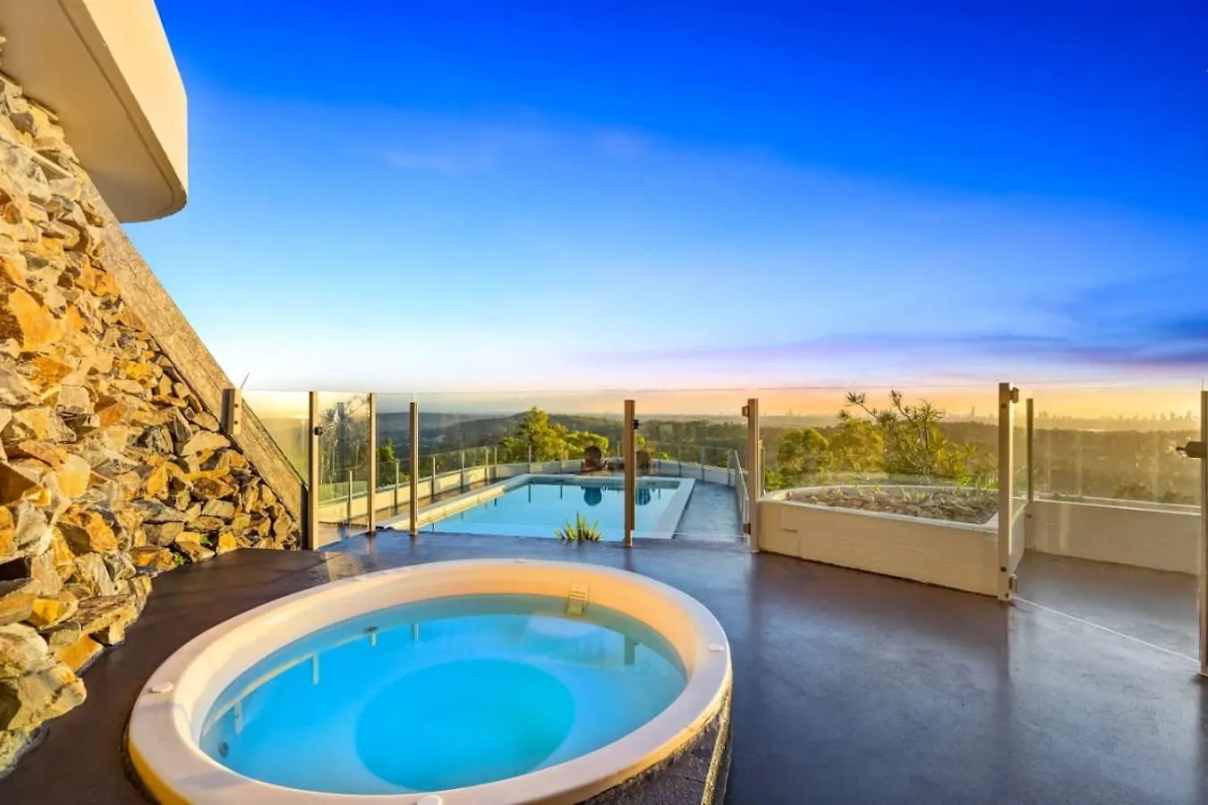 The Retreat Gold Coast Panoramic Views Sleeps 25 Villa Tallai 0*,  Australia