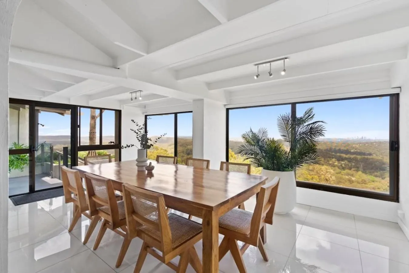 Holiday home The Retreat Gold Coast Panoramic Views Sleeps 25 Villa Tallai